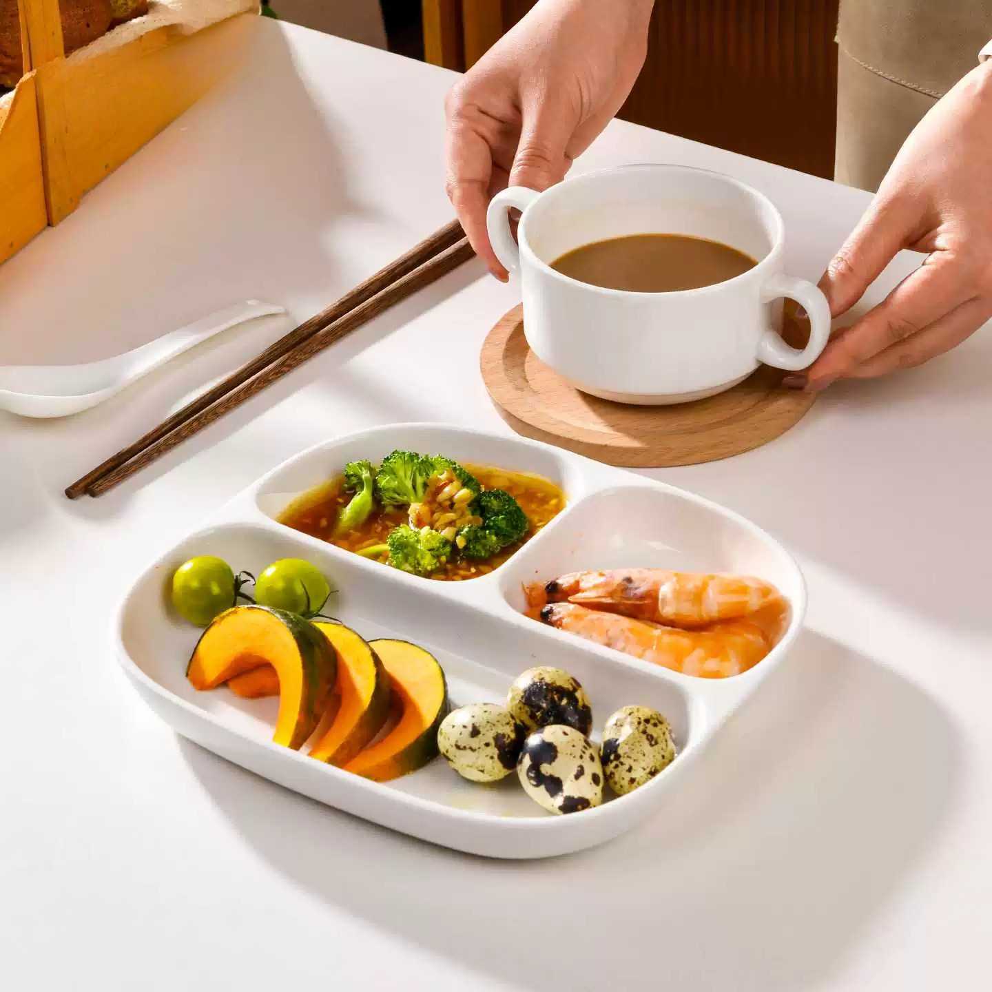 骨瓷早餐三格四格五格大人专用减脂分格餐盘陶瓷儿童食品级餐盘