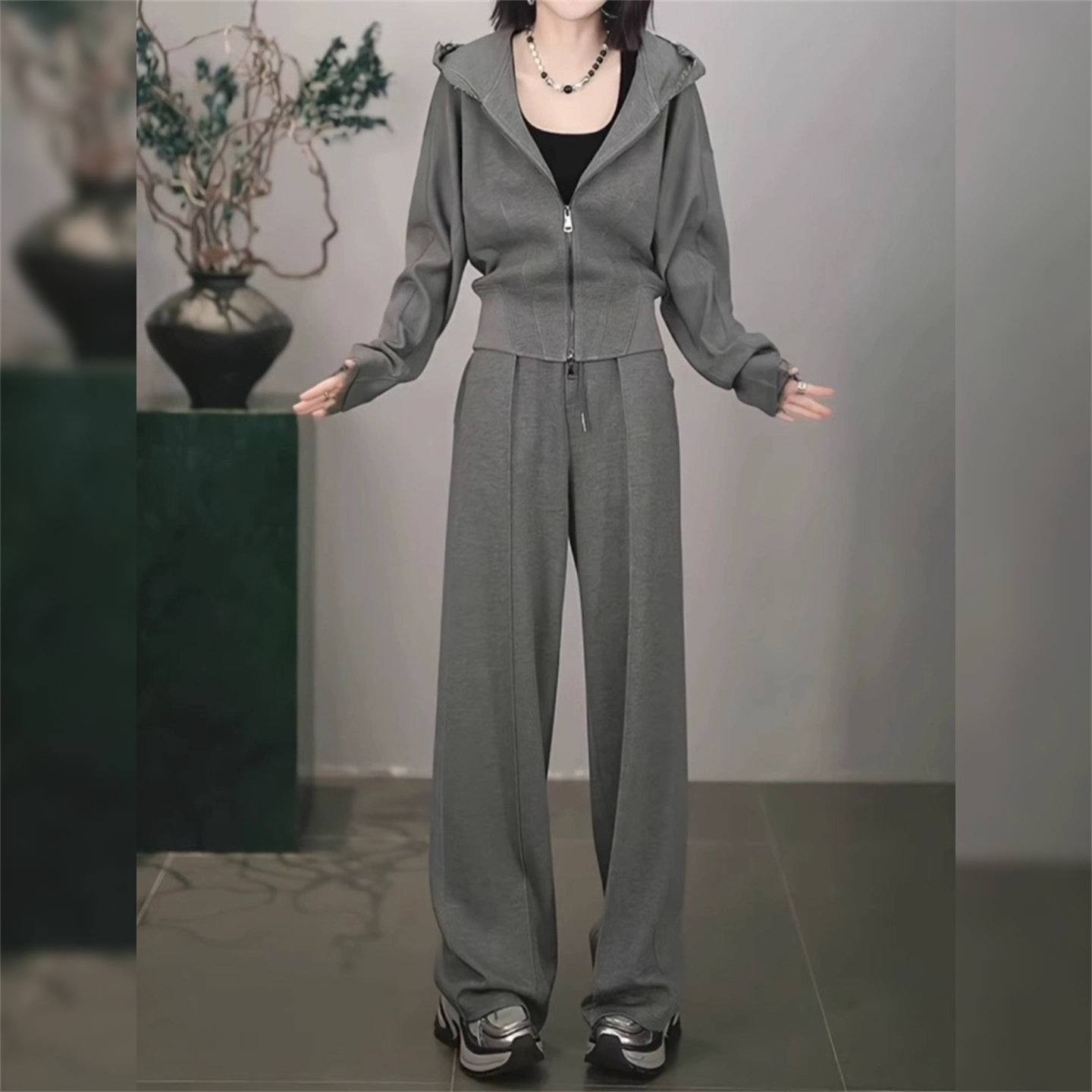 时尚休闲套装女秋冬新款松弛感灰色蕾丝连帽拉链卫衣阔腿裤两件套