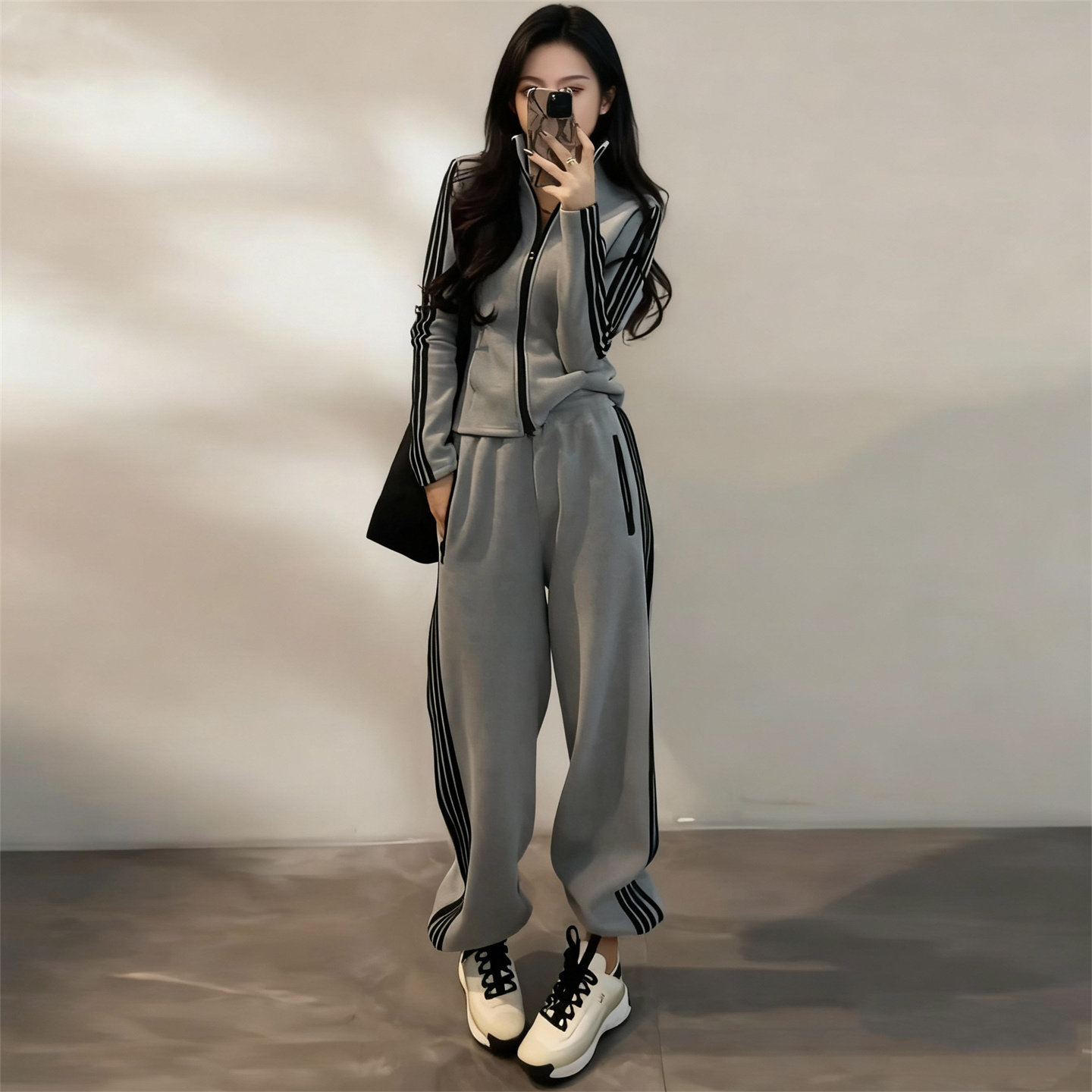 休闲运动风套装女2026春季新款修身显瘦立领拉链卫衣束脚裤两件套