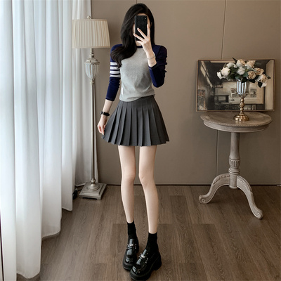 初秋穿搭学院风长袖T恤百褶裙