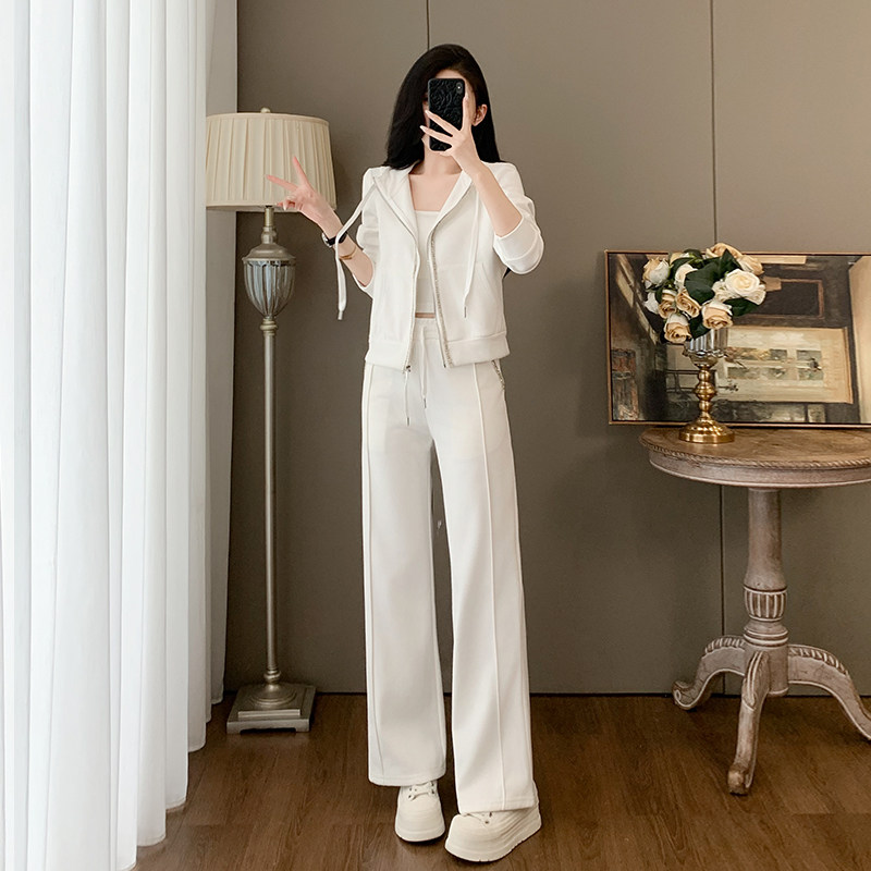 高级感白色时尚休闲套装女秋冬新款减龄连帽开衫阔腿裤运动两件套