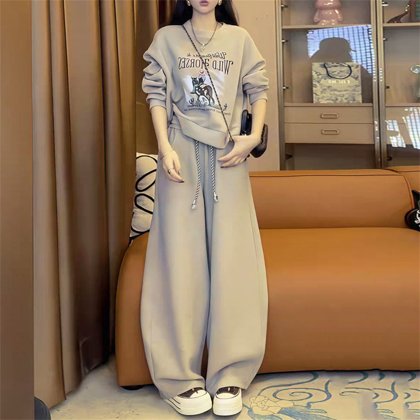 加绒印花圆领卫衣弯刀裤两件套