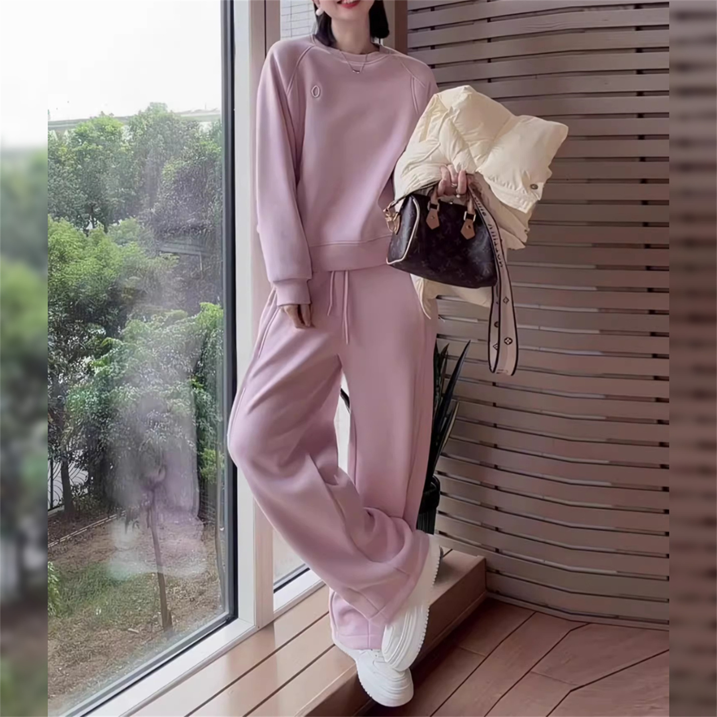 粉色加绒卫衣时尚休闲套装女秋冬新款洋气运动风减龄阔腿裤两件套