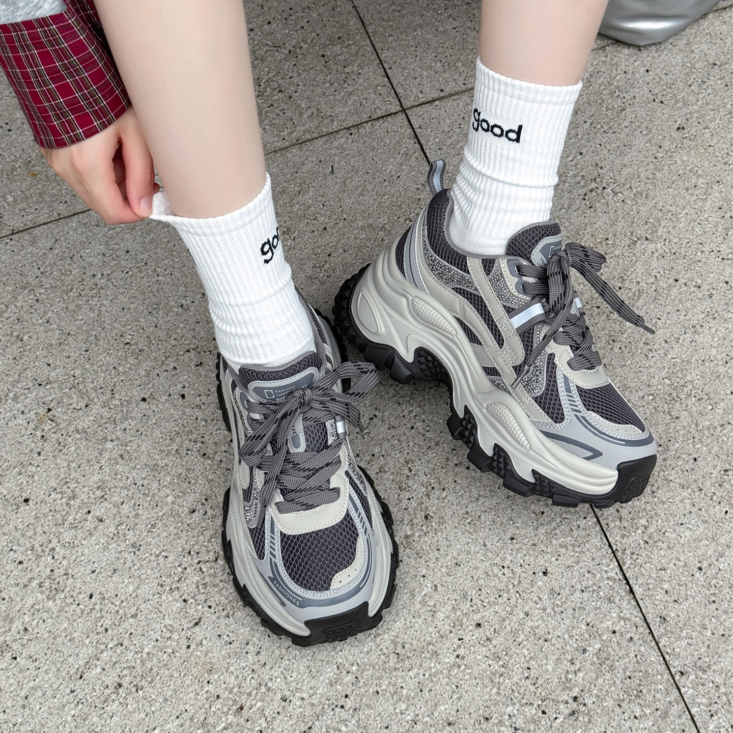 2026秋季新款厚底老爹鞋女百搭网面透气增高水晶底气垫休闲运动鞋