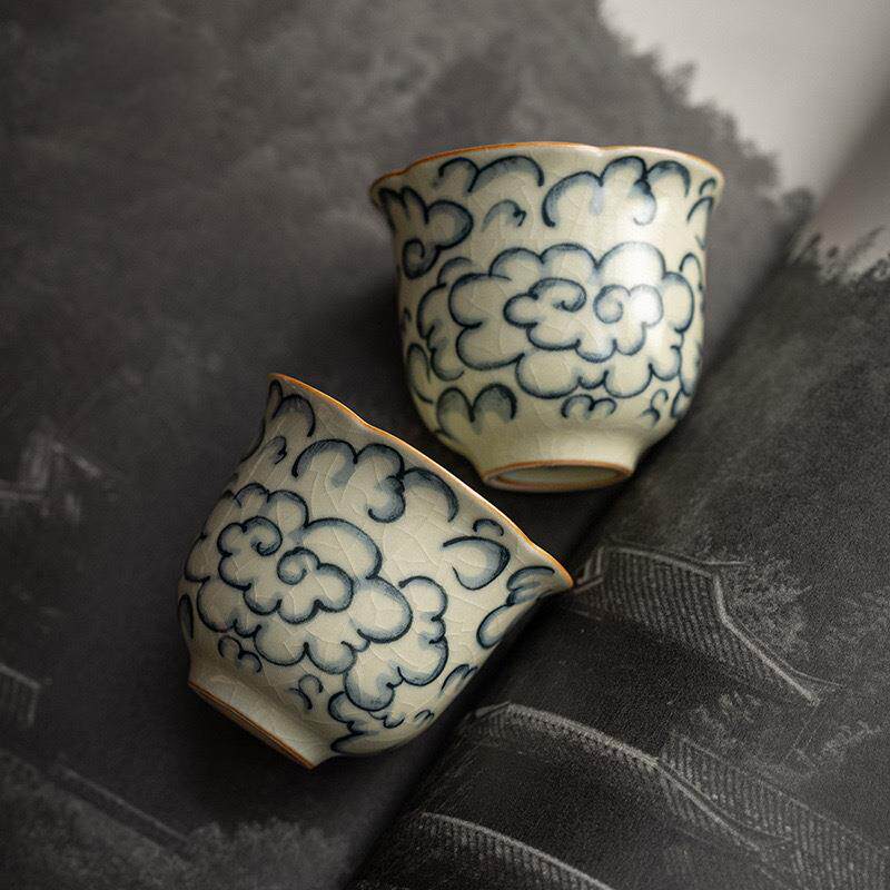 汝窑手绘茶杯花瓣杯功夫茶具手工釉下青花单杯祥云云纹茶杯品茗杯