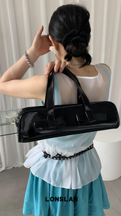 Lonslan BAG 2024长款亮皮蝴蝶结黑白法棍包手拿斜挎包包甜酷女