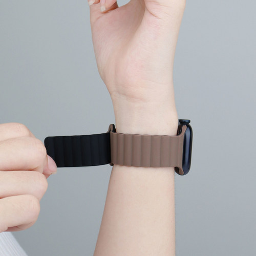 新款iwatch11苹果磁吸硅胶表带