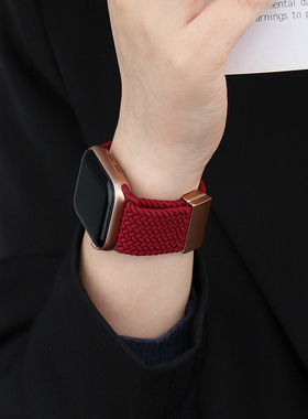 适用iwatchs11/10/9手表腕带新年S10红色s9时尚s8透气尼龙编织s7磁吸扣表带女款高级感苹果手表带小众秋冬se