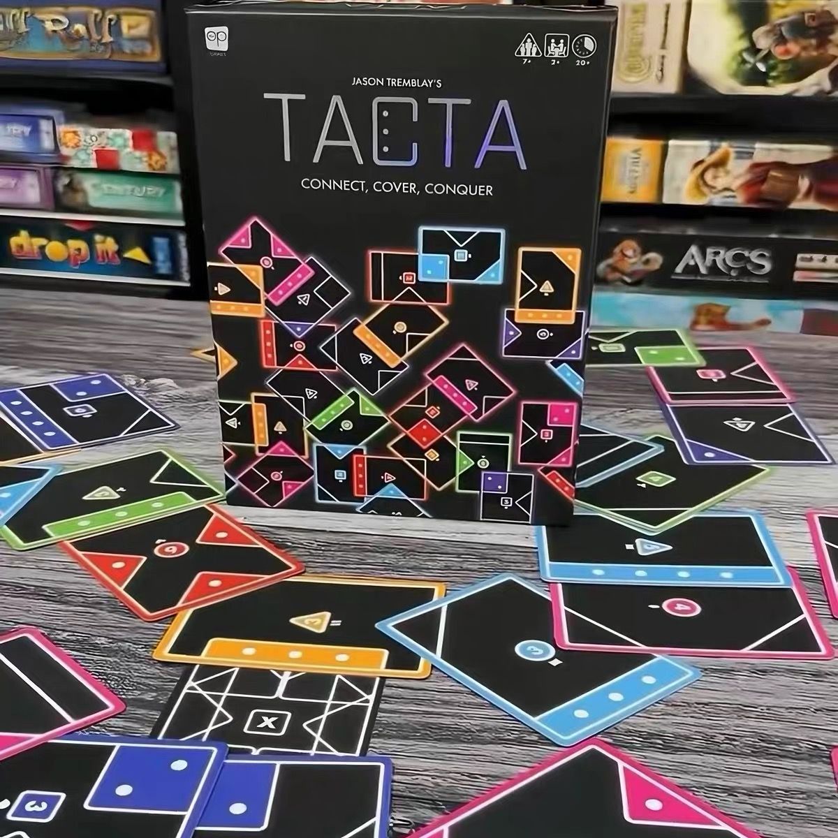 纸牌游戏快节奏战略形状卡牌