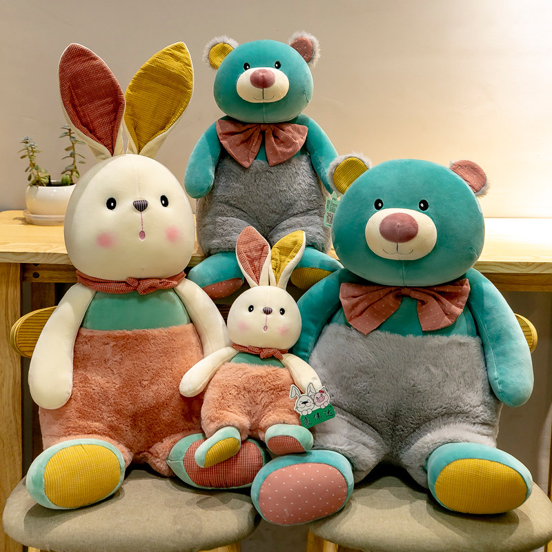 男公仔布娃小熊床上毛绒玩