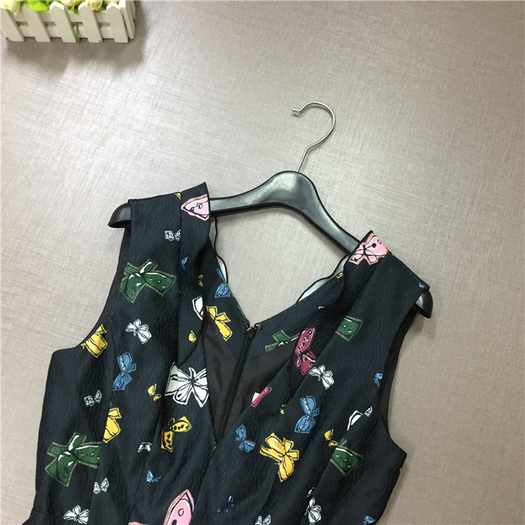 休闲时尚淑女V领无袖连衣裙