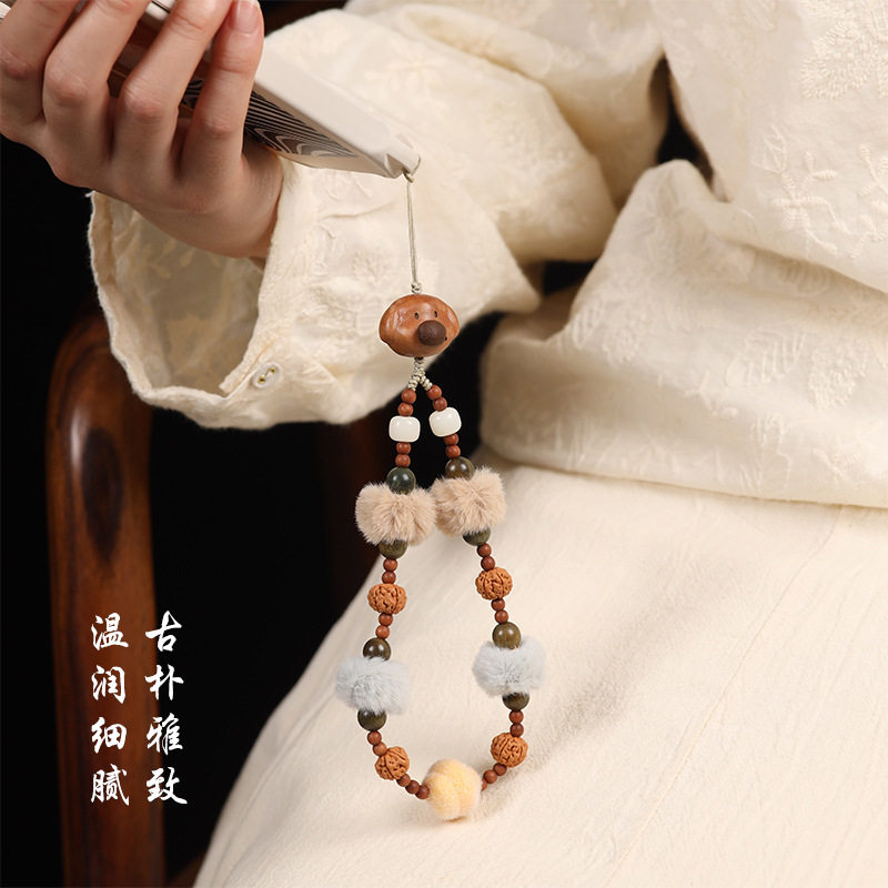 秋冬毛绒手机挂绳手腕短款毛毛球檀香木绿檀手机链小金刚菩提饰品