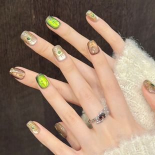 显白高级感 手绘纹理感绿宝石猫眼美甲短款 纯手工穿戴甲 太阳神