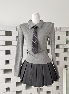 Sweet草莓女孩Meyes智性偏爱高级灰POLO领针织上衣+百褶半裙 套装