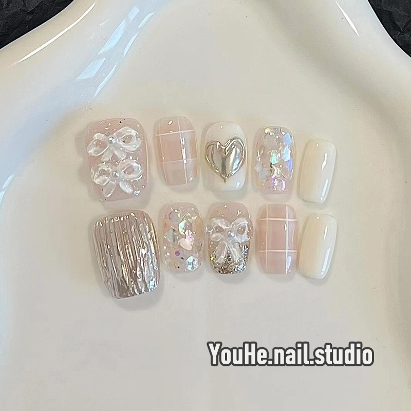 精致穿戴甲短款春夏高级感手工指甲贴片2025新年款高质量穿戴美甲