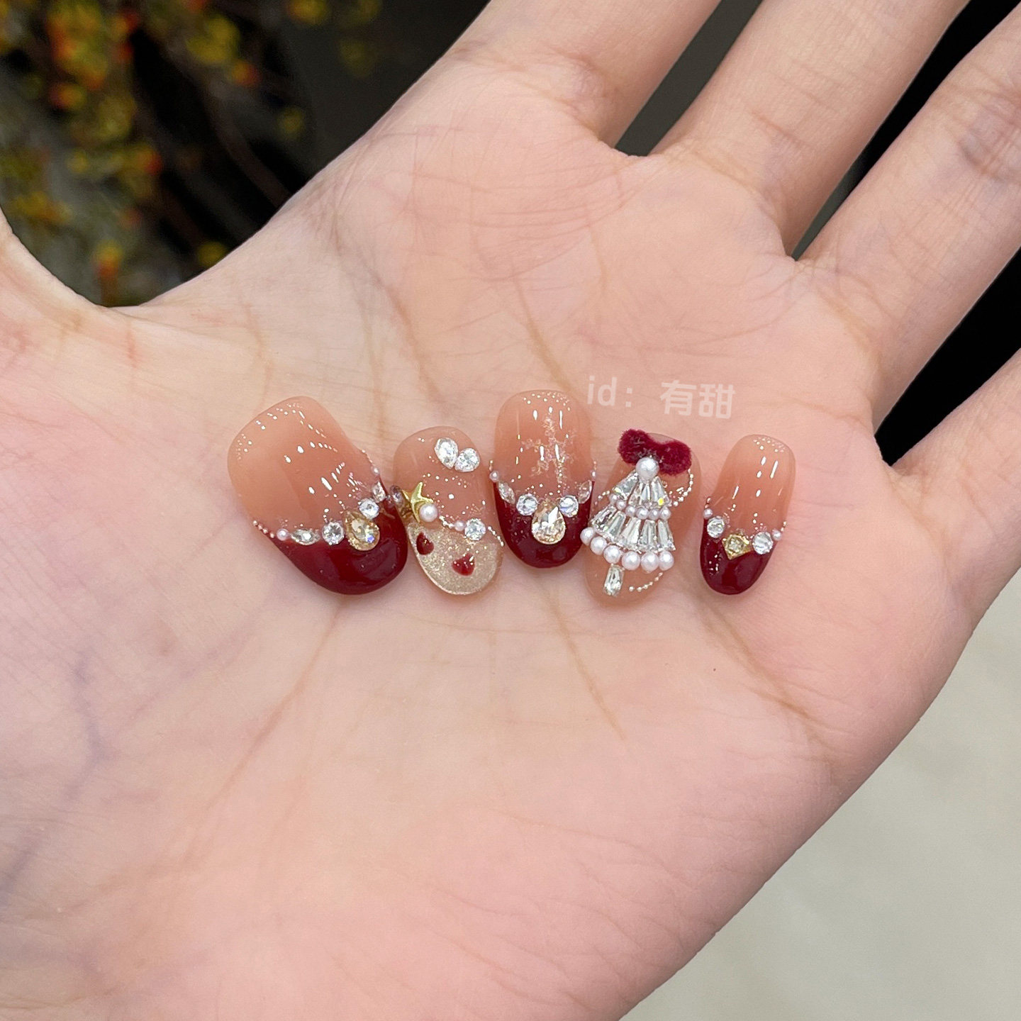 过年穿戴甲轻奢高级感红色法式穿戴美甲2025新款手工短款指甲贴片,彩妆/香水/美妆工具,穿戴甲/甲片,淘宝优惠券,粉丝福利购,淘宝优惠卷