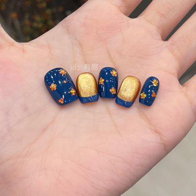 纯手工制作秋冬显白高端美甲