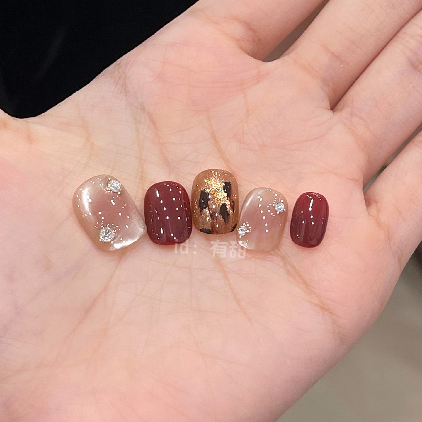 秋冬穿戴甲2025新款高级感猫眼穿戴美甲短款手工绝美豹纹指甲贴片,彩妆/香水/美妆工具,穿戴甲/甲片,淘宝优惠券,粉丝福利购,淘宝优惠卷