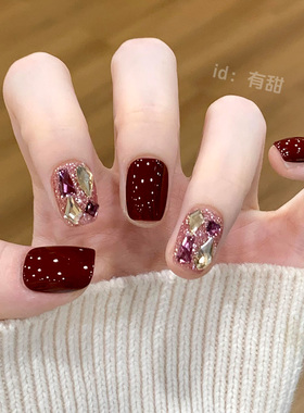 红色穿戴甲短款秋冬手工显白穿戴美甲2025新款高级感绝美指甲贴片