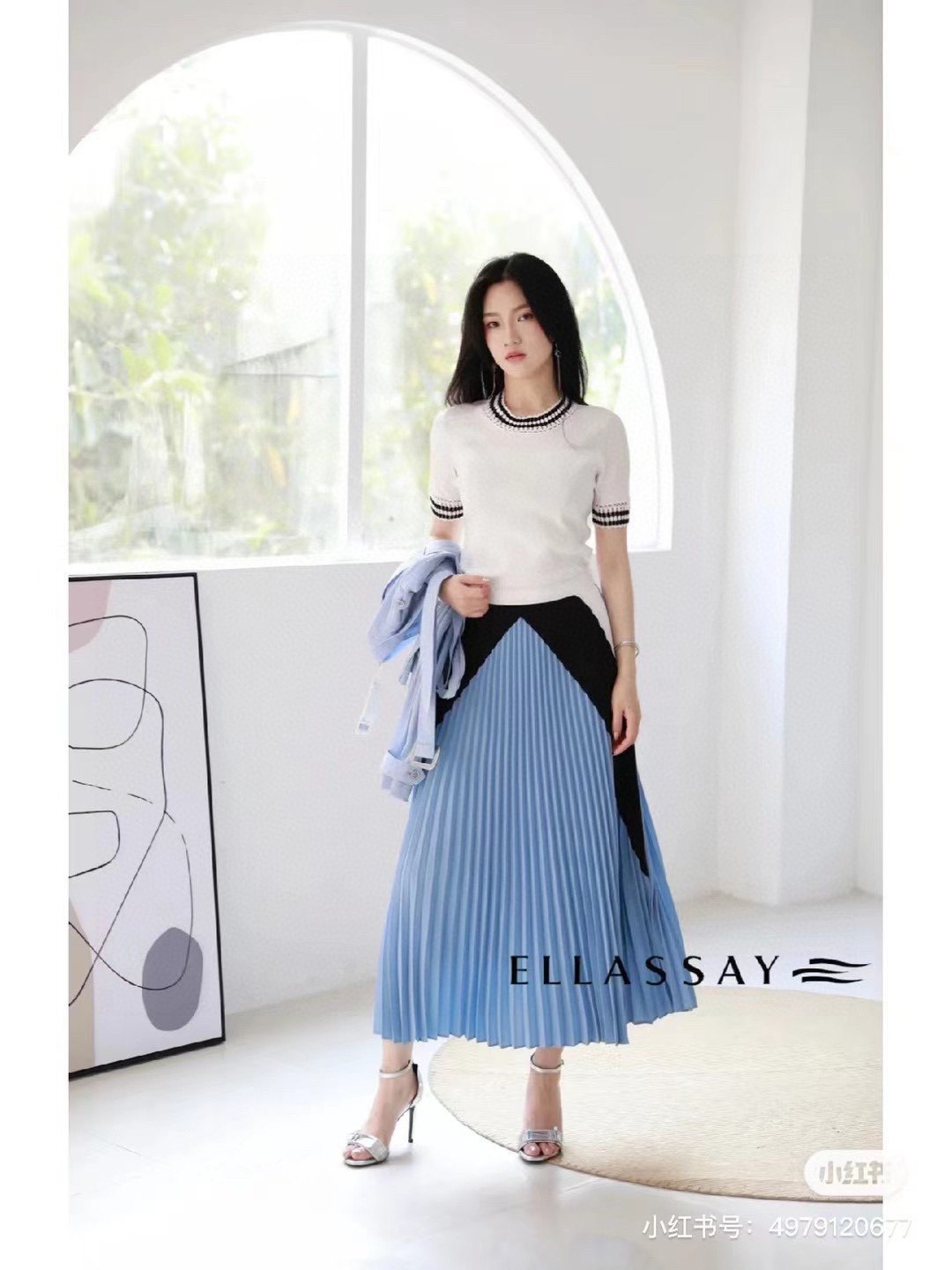 歌L思   21年全标大货  白色针织衫 EWF321M06400