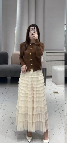歌L思   23年全标大货  香槟杏色半裙 EWE343Q01700
