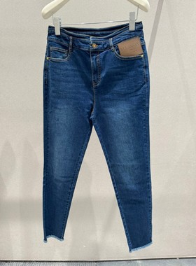 歌家女装    蓝色小脚牛仔裤，微弹 EWW333K04300