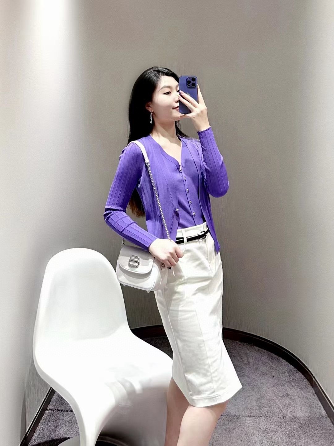 歌L思  23年全标大货   紫罗兰色假两件针织衫 EWF341M029000,女装/女士精品,毛针织衫,淘宝优惠券,粉丝福利购,淘宝优惠卷