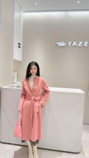 歌力思 24年全标大货  藕粉色羊毛大衣 EWE354D04400