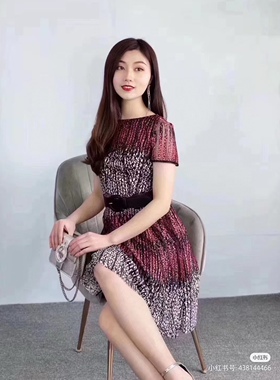 歌L思    全标  红色短袖蕾丝连衣裙，无腰带 EWE202Y112