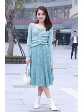 歌L思   22年全标 蓝色真两件连衣裙 EWE333Y07600