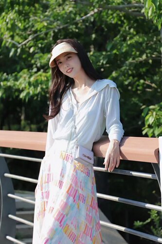 歌L思    22年全标大货  粉色半身裙 EWE332Q04400