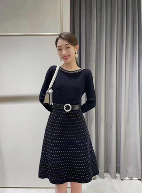 歌家女装   黑色针织连衣裙  EWF326M10800