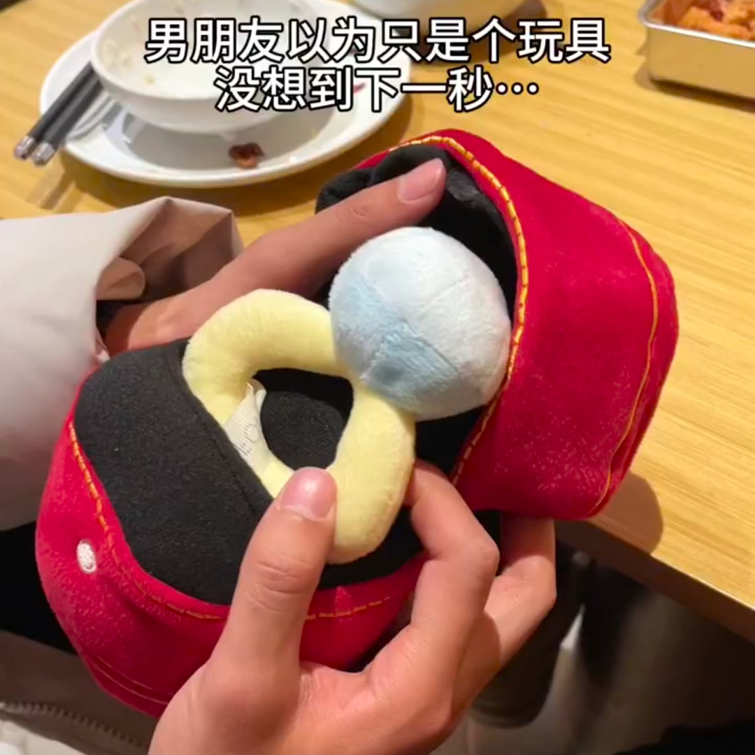 超大钻石求婚戒指玩偶生日礼物