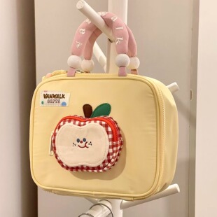 可爱超火苹果化妆包女2025新款高端便携外出旅行立体不塌超大