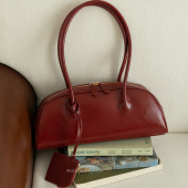 摩西奶奶ins单肩复古大容量牛皮腋下包长条红色法棍包 2026年新款