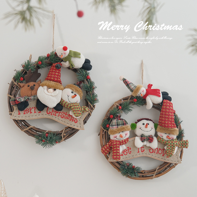 2025新款圣诞节装饰用品老人雪人麋鹿藤圈挂件小公仔藤条花环挂饰