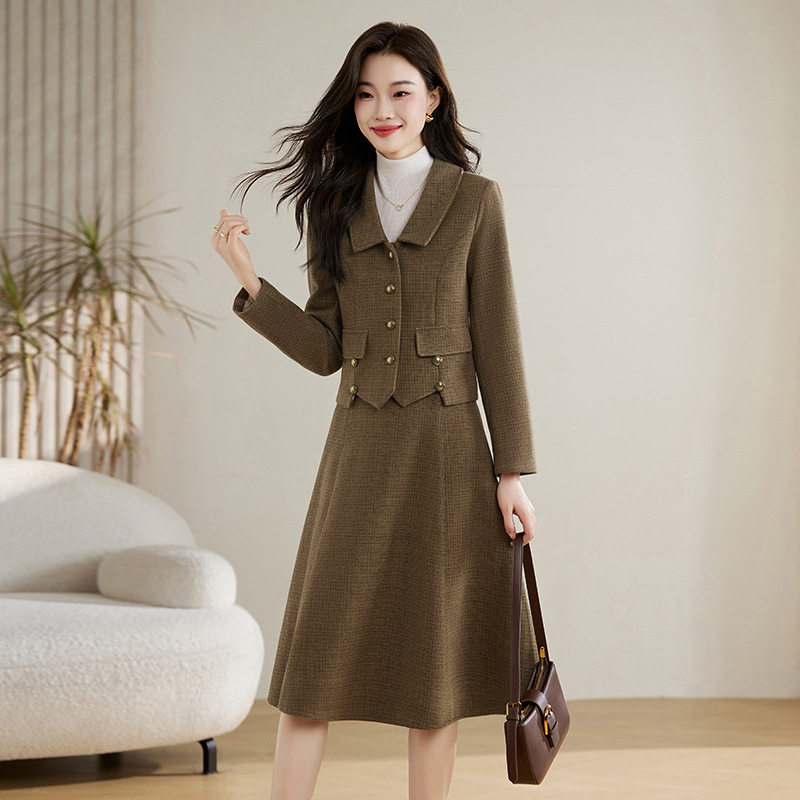 气质时尚休闲两件套秋冬新款端庄文雅气质毛呢外套半裙两件套