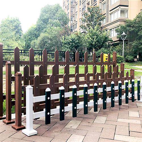 PVC草坪护栏栅栏围栏花园围栏庭院栅栏绿化栏杆塑木塑钢木纹护栏