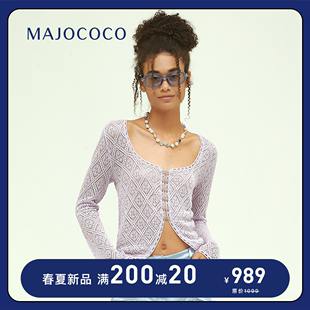 MAJOCOCO 肤感柔软透气干爽 镂空花纹针织罩衫 24SS 蕾丝质感细腻