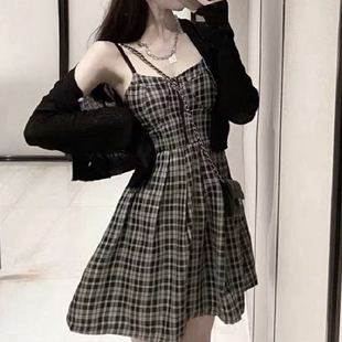 破界衣柜法式 高级感小个子甜辣 复古赫本格子吊带连衣裙女2026夏季