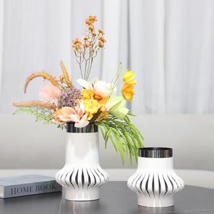 北欧不锈钢皮革花器高级感酒店样板间客厅餐桌插花瓶家居装饰摆件