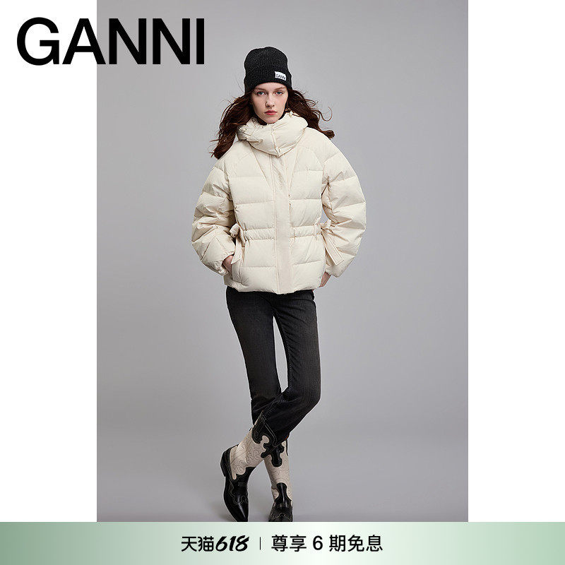 GANNI女装 豆腐白高领连帽羽绒服面包服F9690795