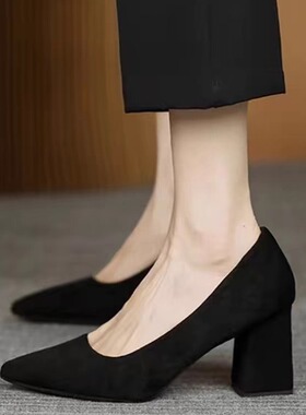 33-43大码女鞋42高跟鞋职业粗跟道具工作鞋黑色尖头职业41伪娘鞋