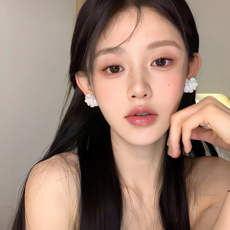 Tiny Sylvie 法式白色花朵耳夹女无耳洞独特轻奢小众气质耳环