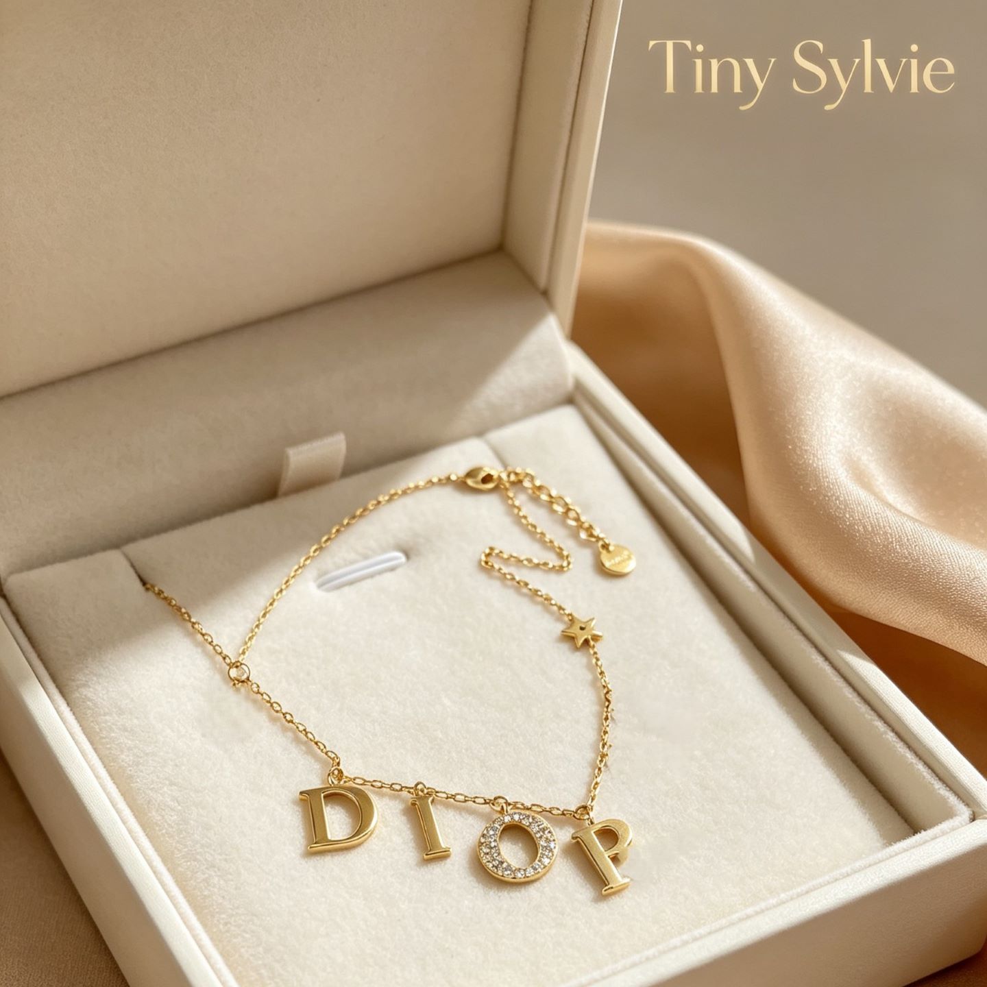 Tiny Sylvie金色字母项链吊坠轻奢小众镶钻五角星D家锁骨链配饰女