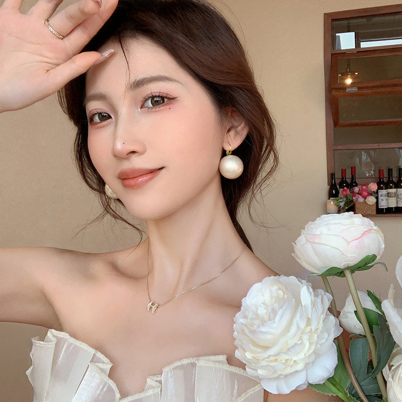 Tiny Sylvie 港风复古夸张珍珠耳环女耳扣式小众轻奢设计感耳饰