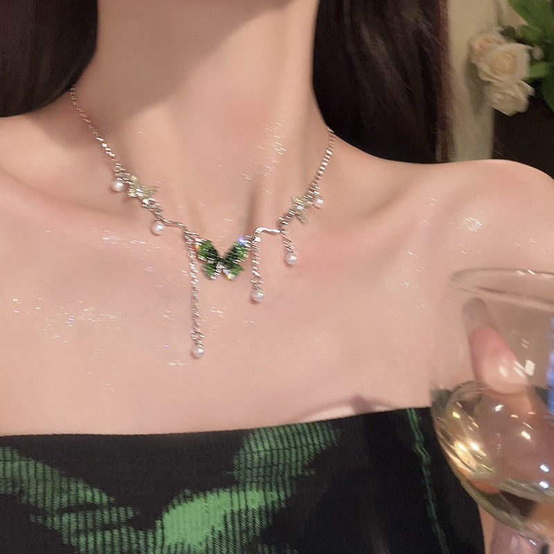 Tiny Sylvie 梦璃绿蝶~轻奢绿色水晶蝴蝶流苏项链