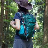 户外徒步登山包女轻便短途旅行防水轻量化双肩包轻背负爬山小背包