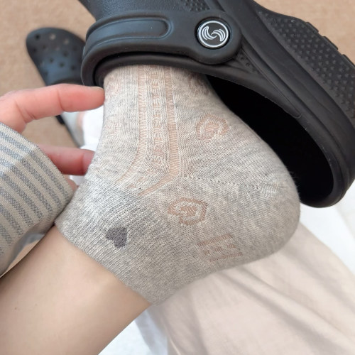 灰色袜子女短筒袜可爱夏季薄款纯棉镂空网眼透气简约日系刺绣爱心
