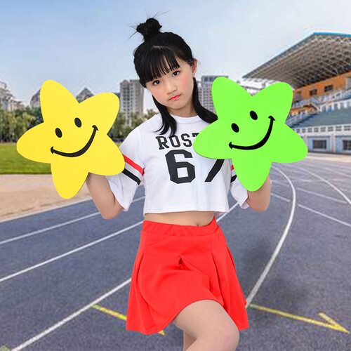 笑脸五角星手拿道具运动会入场创意开幕式儿童大合唱表演演出星星